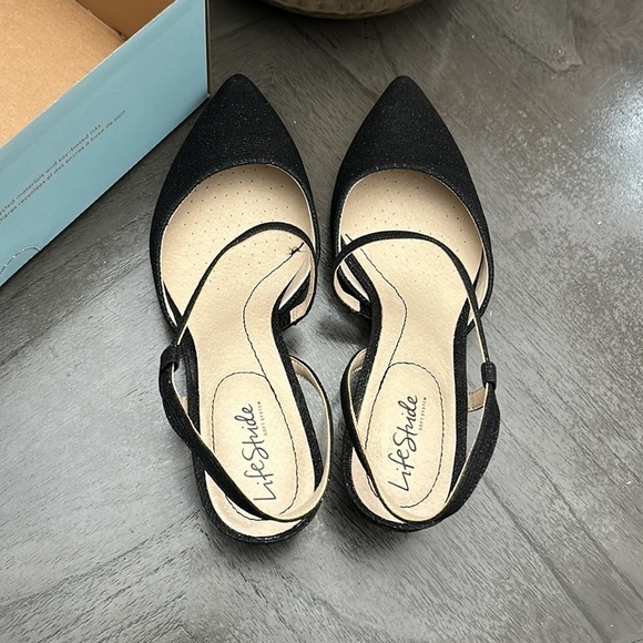 LIFESTRIDE Minimalist Slingback Pumps - Picture 7 of 9